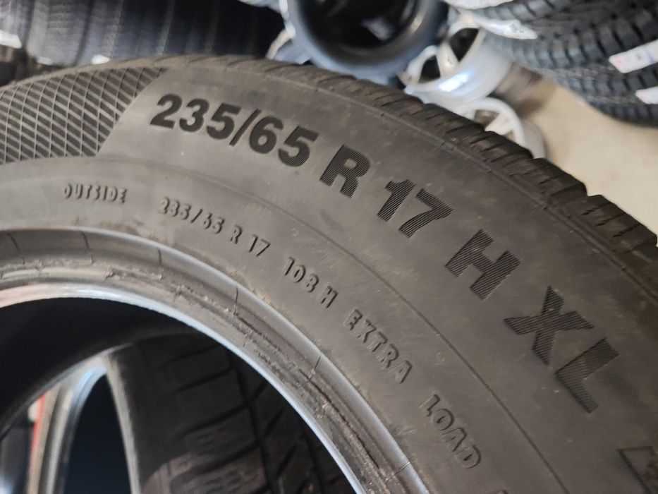 2бр. зимни гуми 235/65/17 Continental