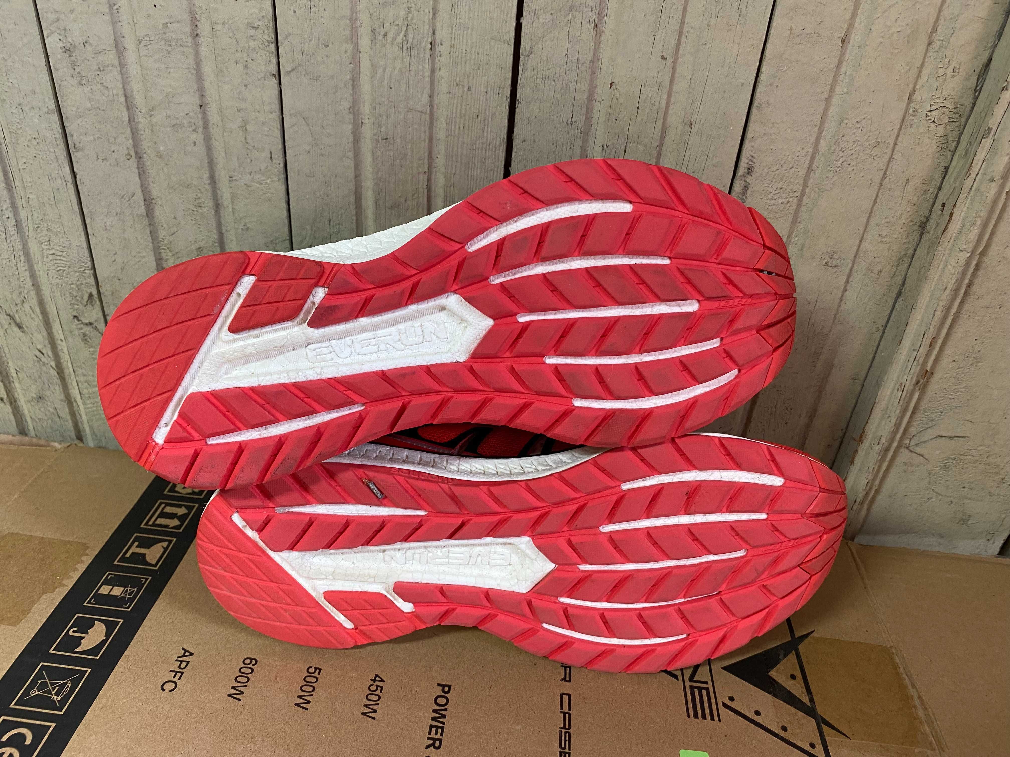 ''Saucony Triumph ISO 4''оригинални маратонки 40.5 номер