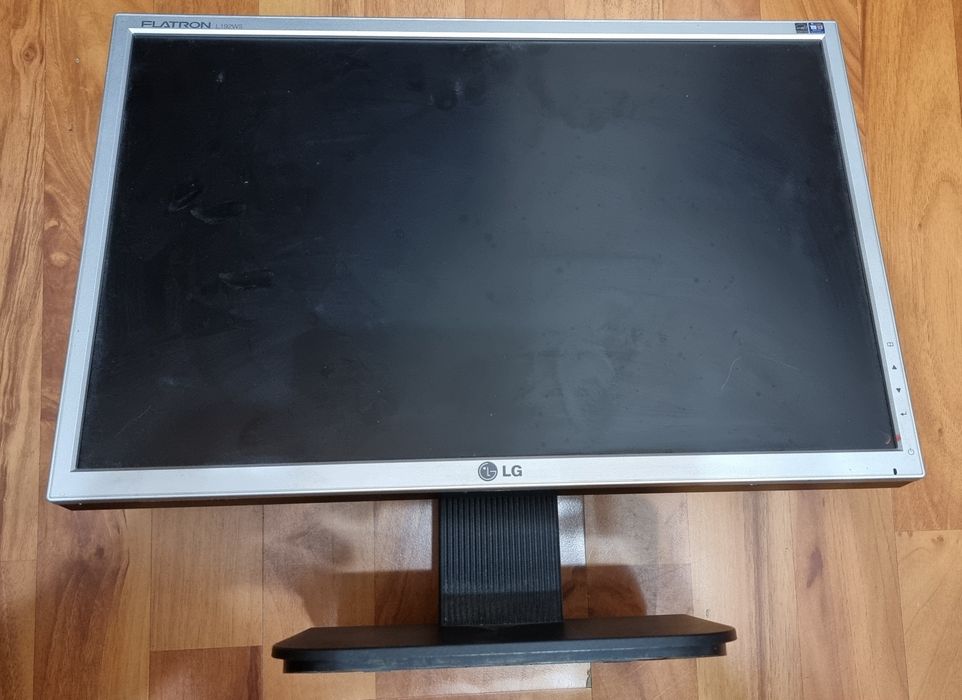 PC i3, 4gb Ram, 2 TB HDD, Monitor 19"