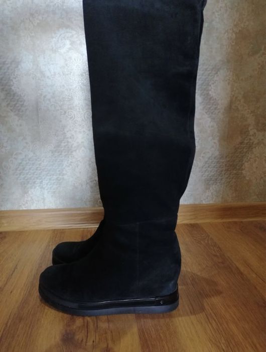Продам женские зимние сапоги. Зимний пуховик, пальто,парка весна/осень