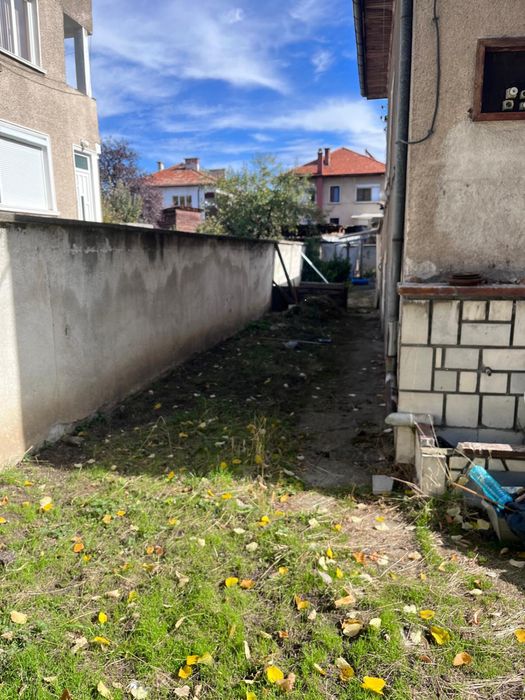 Продава се  ДВОР С КЪЩА, Велинград