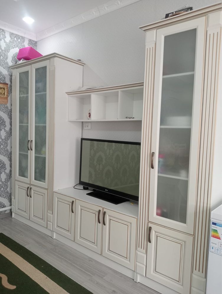 Продается шкаф для гостиной