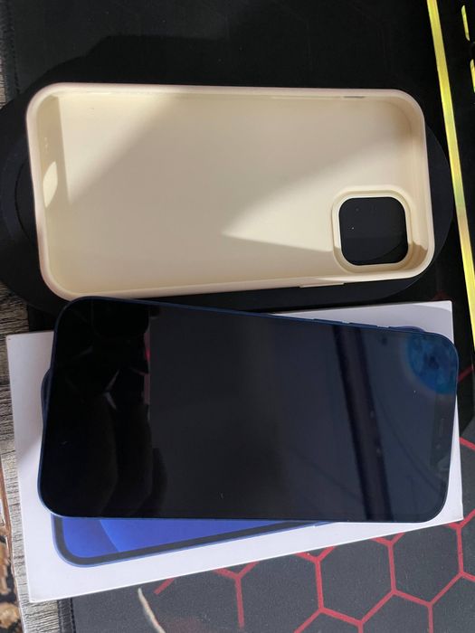 Пролается iPhone 12 64gb