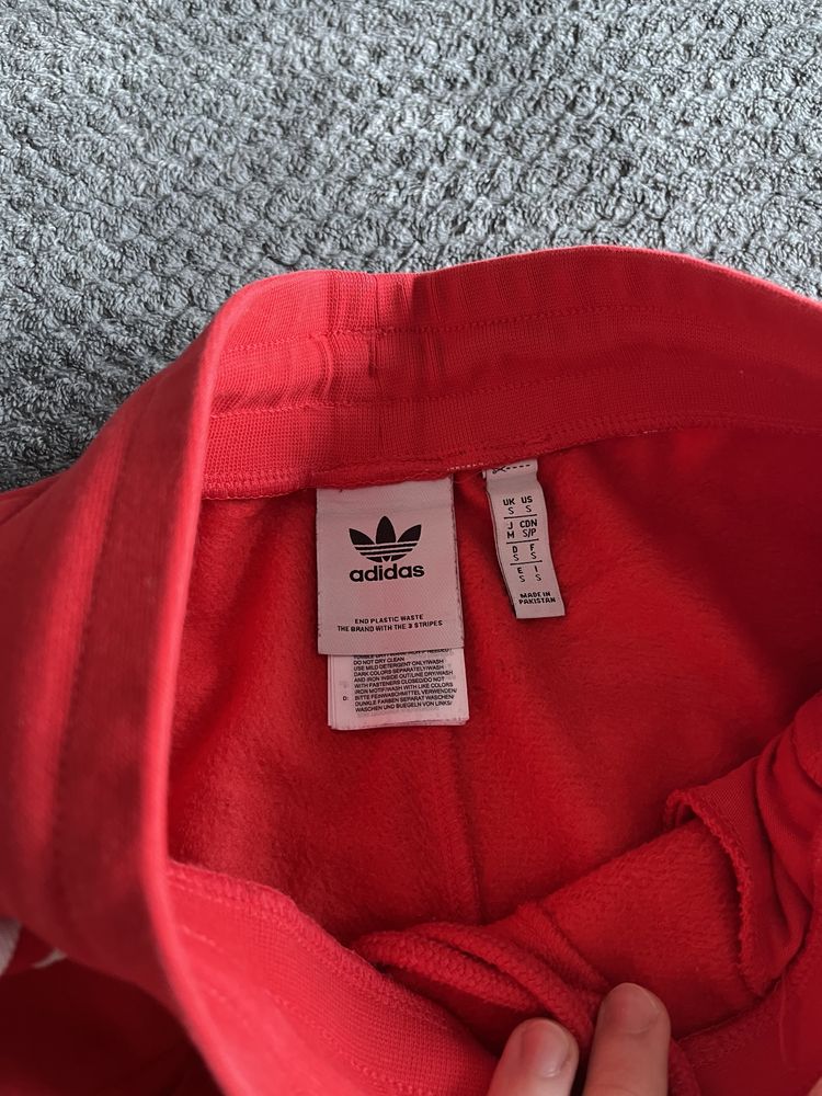 Vand pantaloni adidas