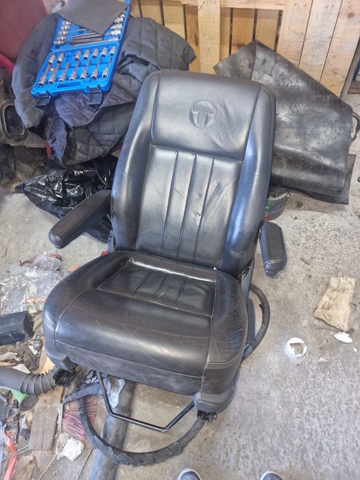 Scaun sofer cu cotiera vw t5 t6 transporter caravelle multivan