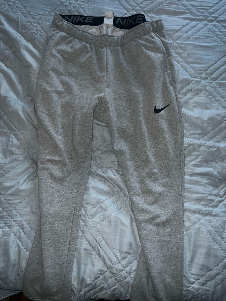 Мъжко долнище nike сиво