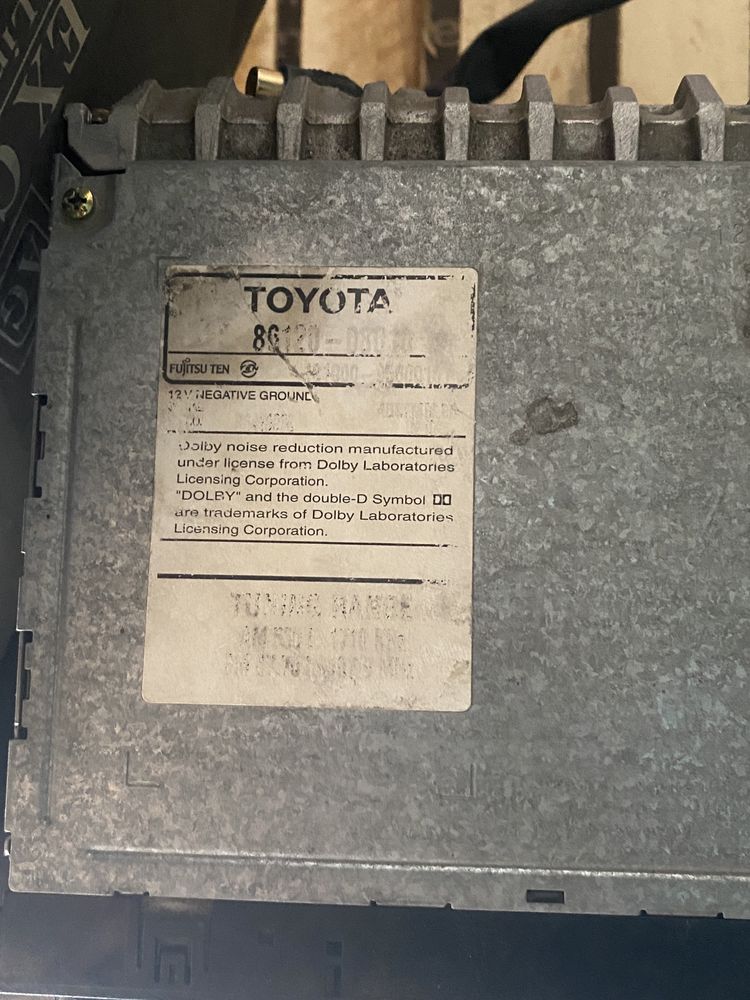 Продам Штатный Магнитофон на Toyota Camry XV 10