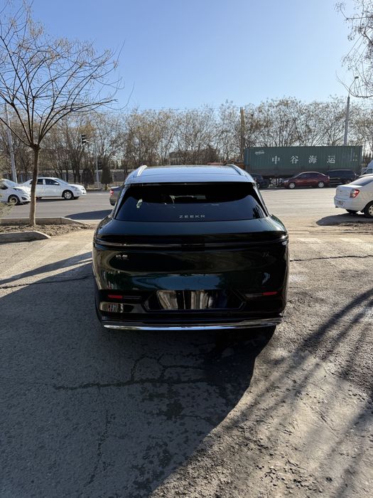 Zeekr 7x full awd 100kw 705km