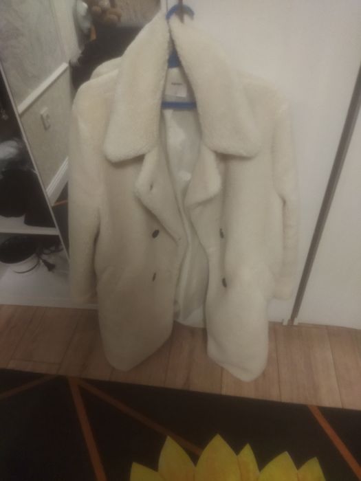 В отличном состоянии,новый почти Катон оверсайз за пять тыс