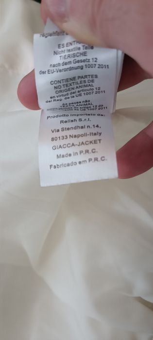 Vând geaca Relish