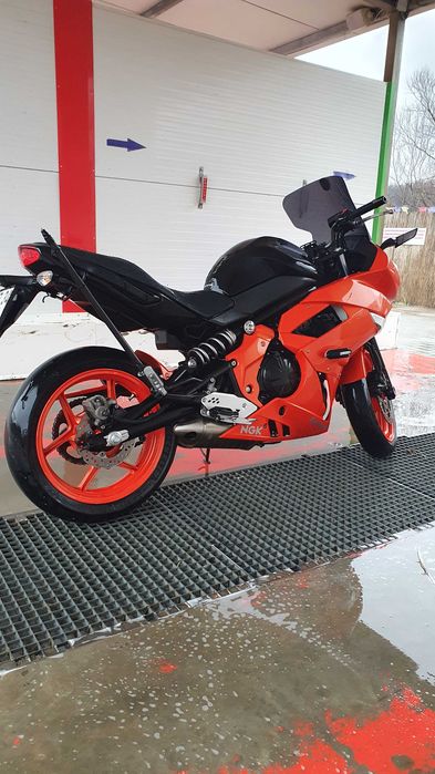 Kawasaki ER-6F  650cc