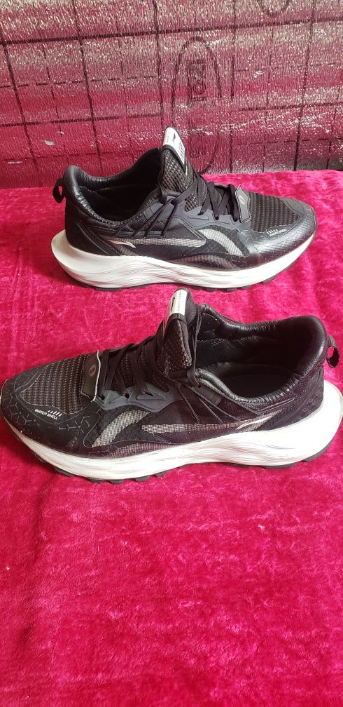 Asics оригинальные  кроссовки.