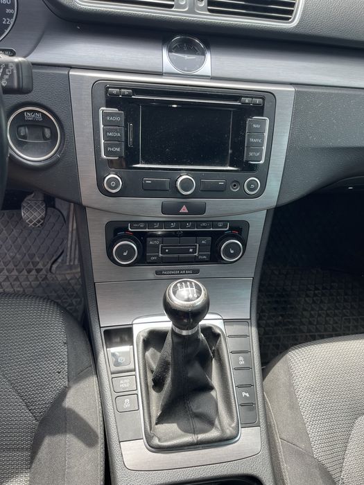 Volkswagen Passat B7 Combi 2.0TDI 140CP Euro5 + inca un set jante