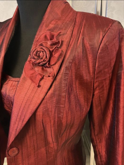 Vand costum in 3 piese