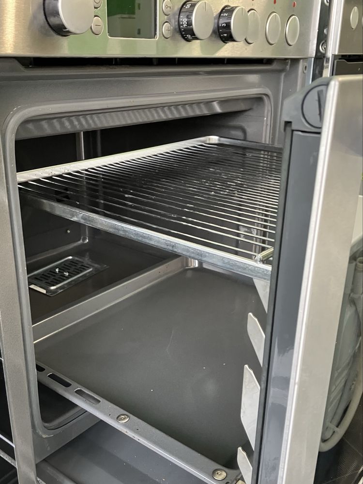 Фурна с плот за вграждане Bosch HEN344550 отваряне тип чекмедже