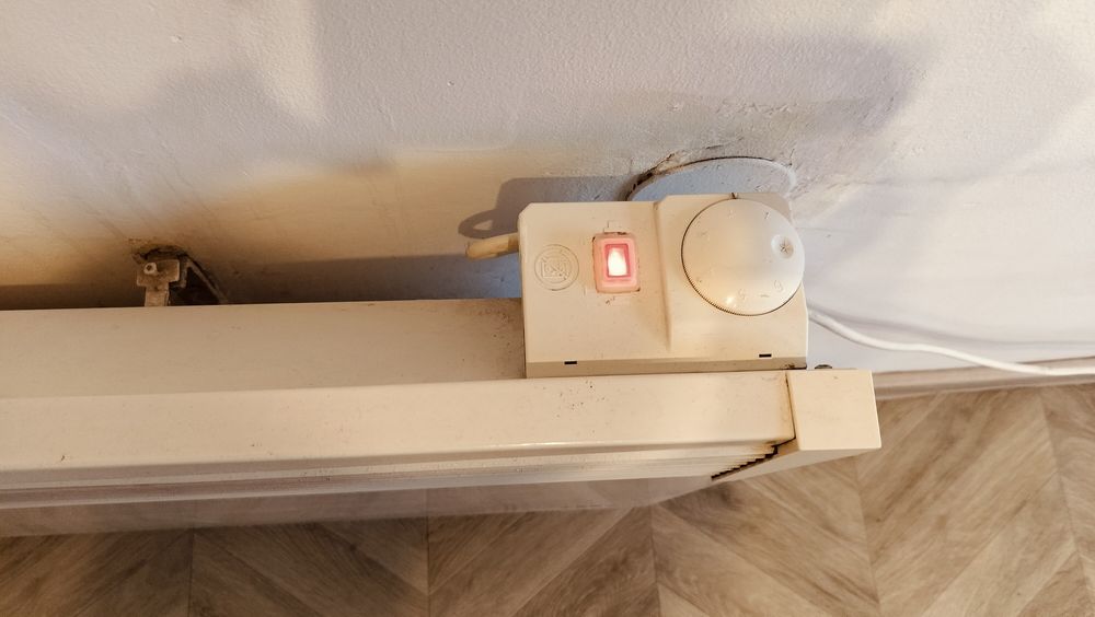 Vând convector electric cu termostat Tesy
