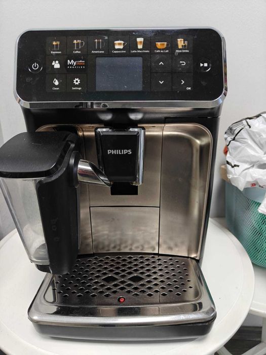 Кафемашина PHILIPS LatteGo EP5441/50