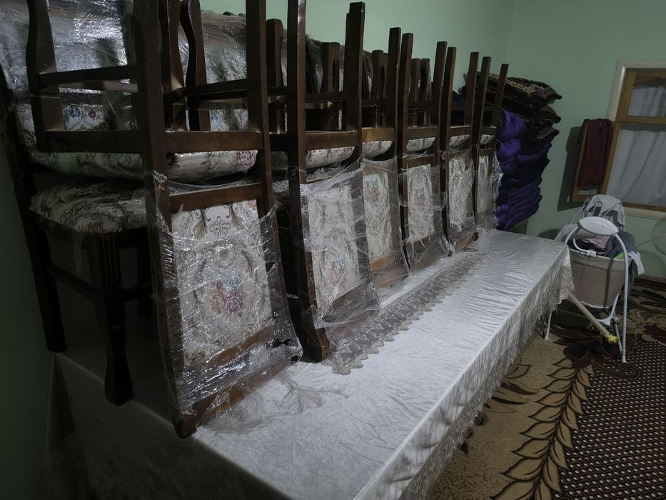 Стол стул сотилади холати йахши бекор турибди