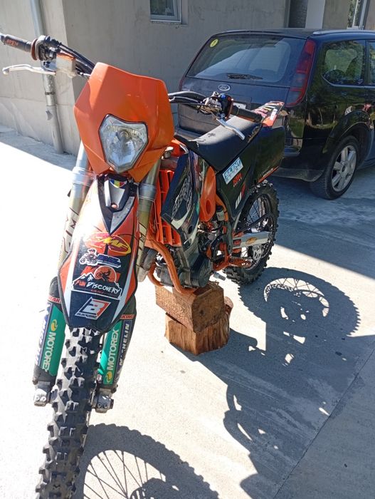 Se vinde :KTM 450 EXC 2004 schimb cu 2 t