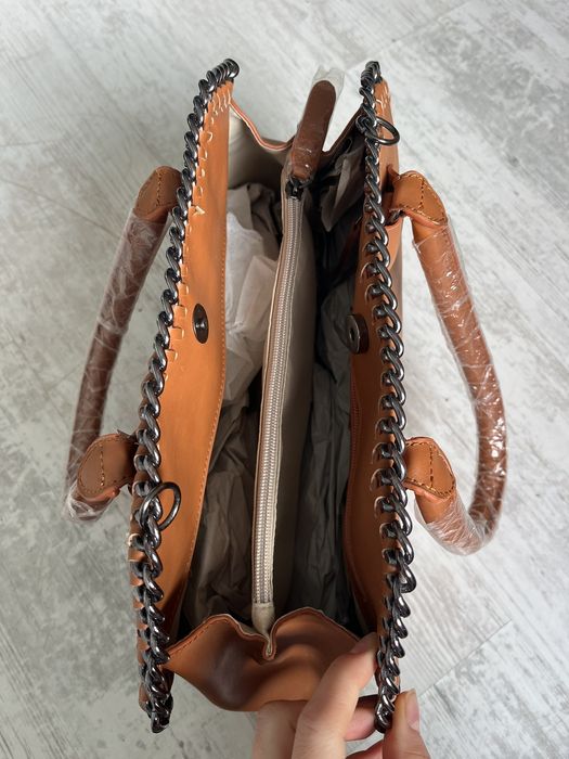 Кафява кожена чанта