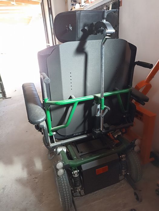 Scaun cu rotile electric