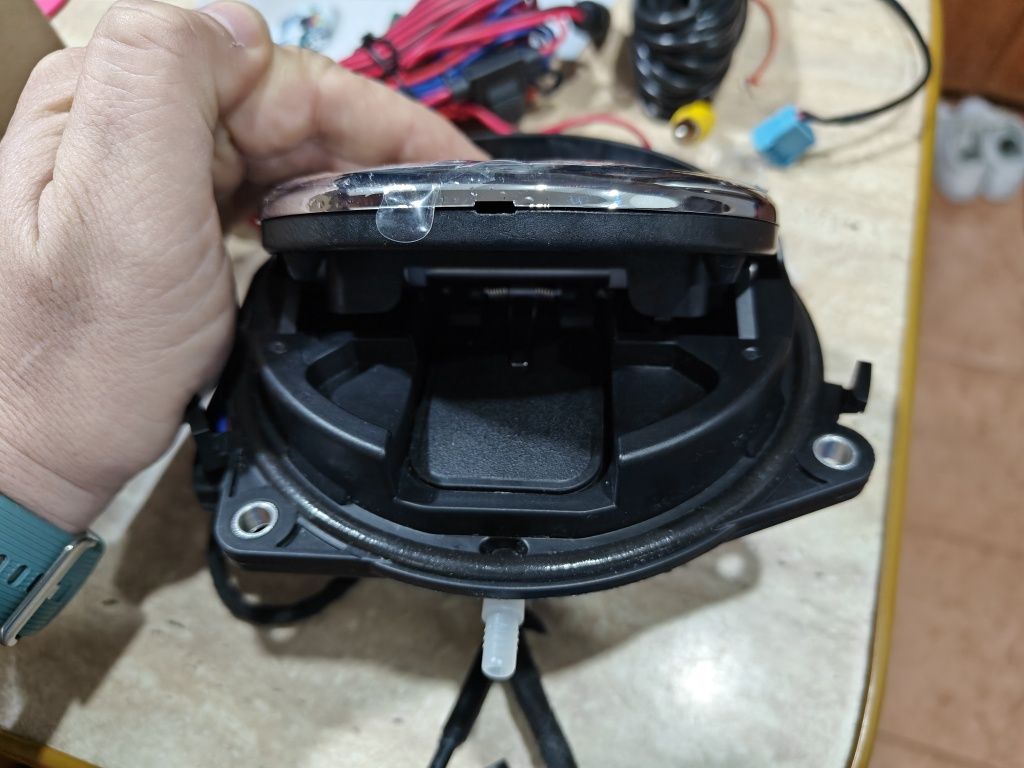 Camera marșarier motorizată Volkswagen Golf 6