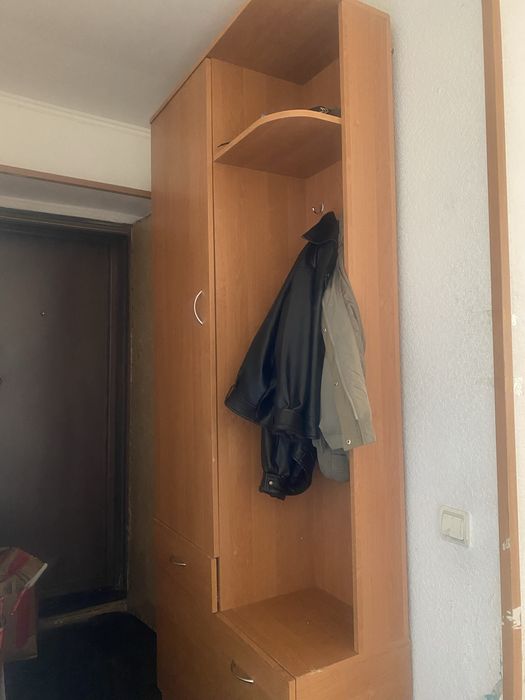 продам шкаф в прихожую