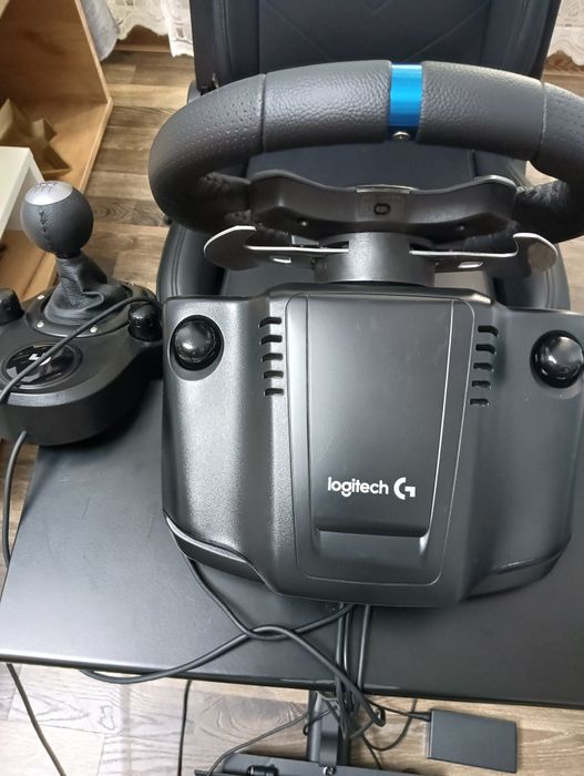 Loghitech G29 cu Schimbator + scaun