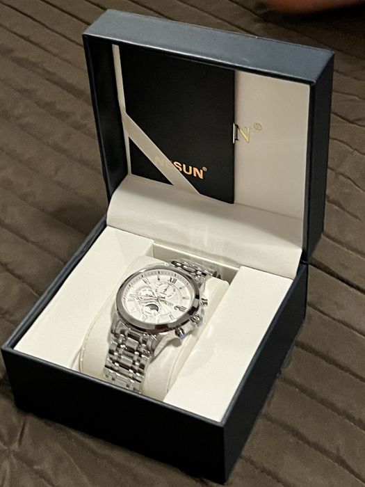 Ceas automatic resiztent la apă