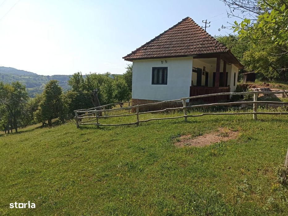 Proprietate plus 13 hectare teren la 25 km de Deva