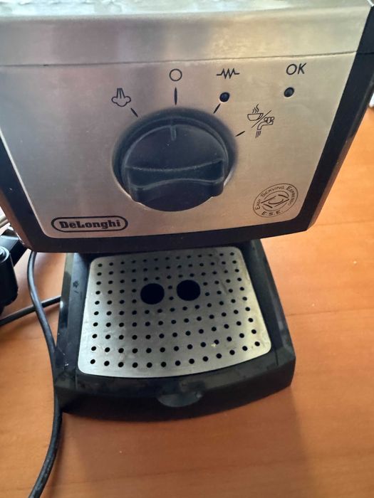 Кафемашина за еспресо DeLonghi EC155 1100W