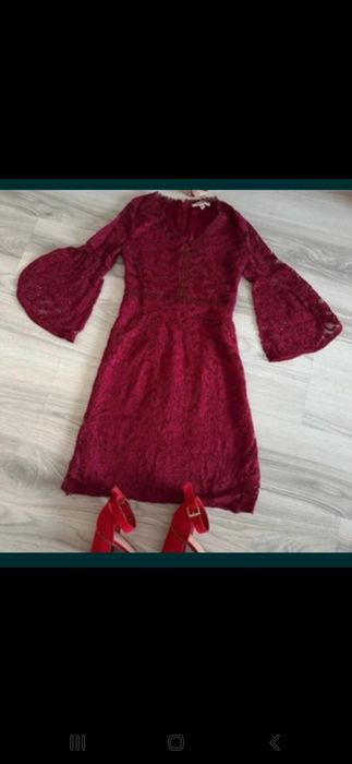 rochie din dantela cu maneci stil clipot, marimea S