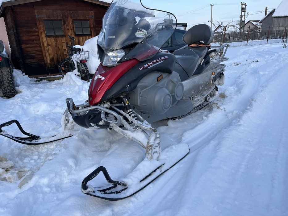Snowmobil Yamaha Venture lite