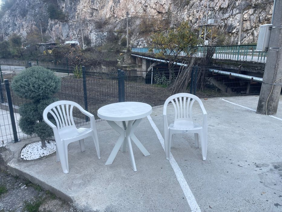 Пластмасов комплект стол и маса