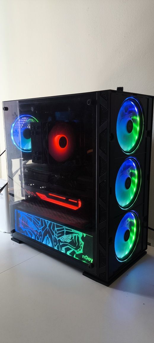 Vând unitate PC gaming