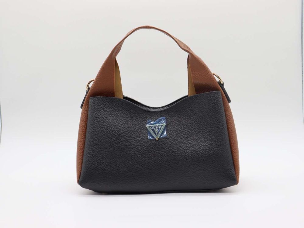 Дамска чанта Guess