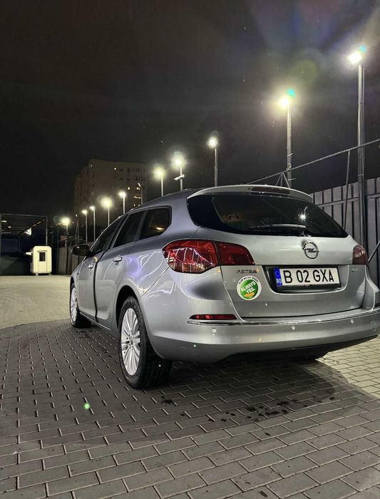 Opel astra j sport tourer