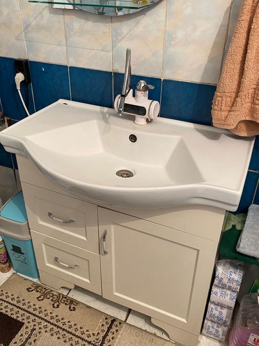 Раковина с зерколой