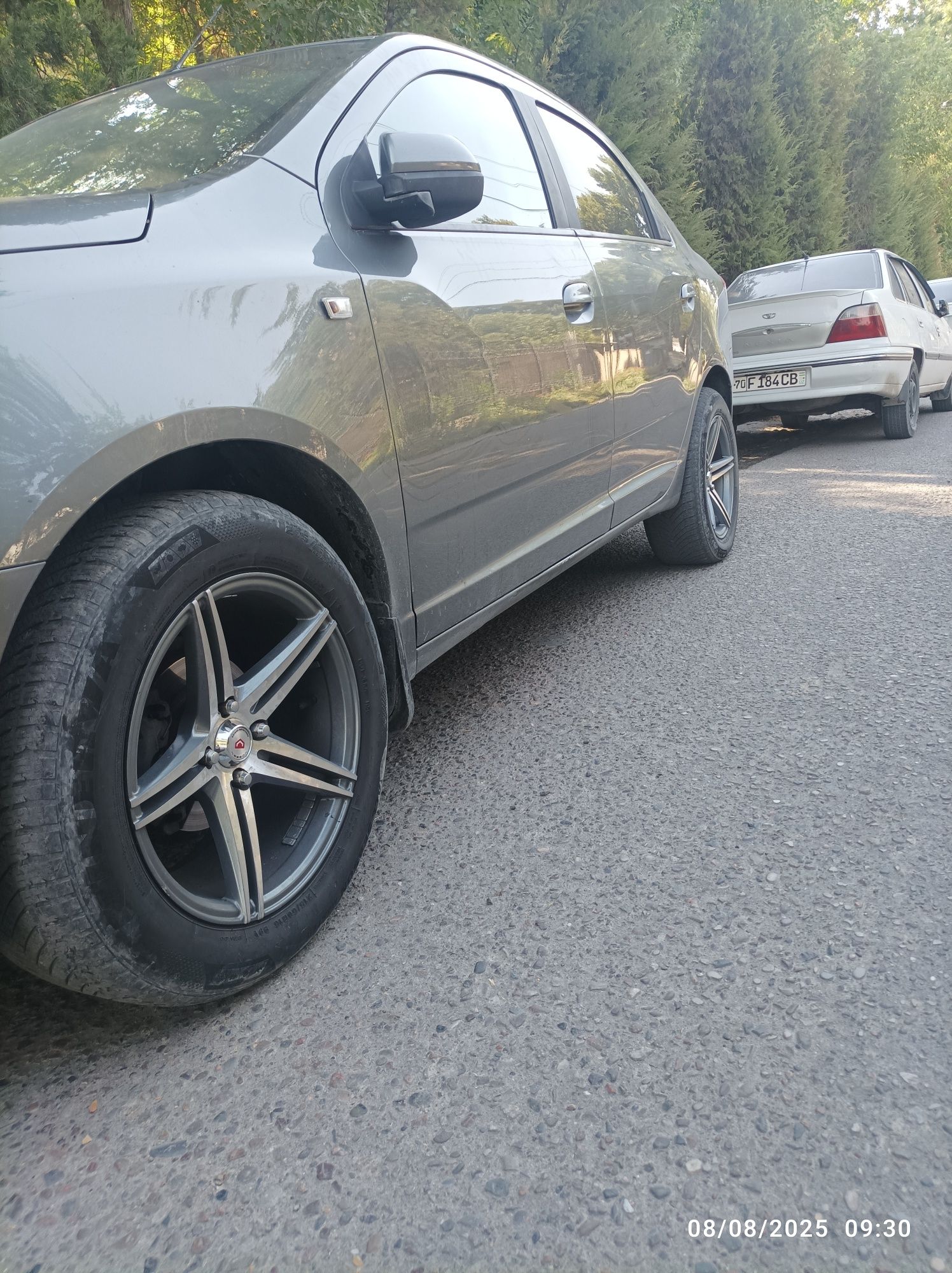 Deska sotiladi razmer 16 yangi xali