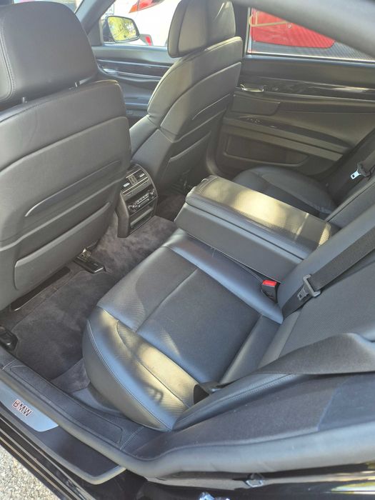 BMW seria 7, F01,750i, 408cp 4.4i V8 biturbo,5 butoane,distronic,masaj