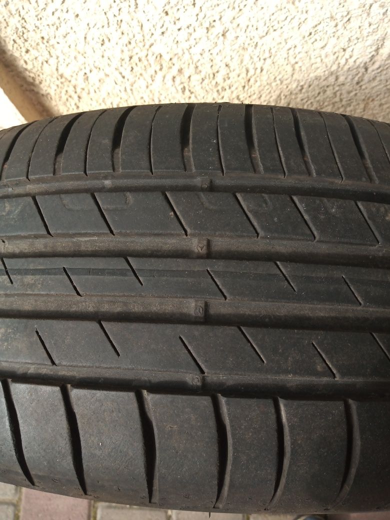 Vând anvelope 215/60 R16 Goodyear Efficientgrip