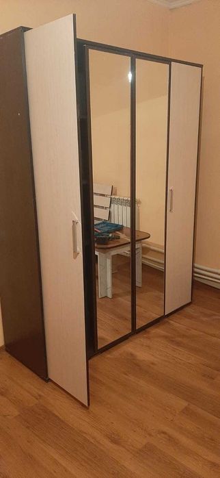 Продается спальный гарнитур