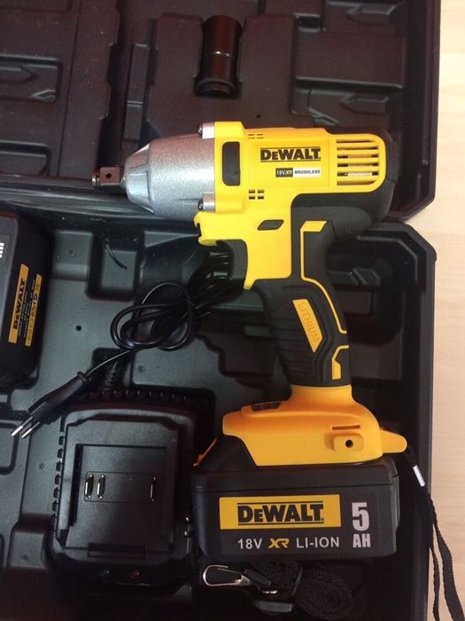 Акумулаторен ударен гайковерт DeWalt 18V/5.0Ah Li-Ion 950 N