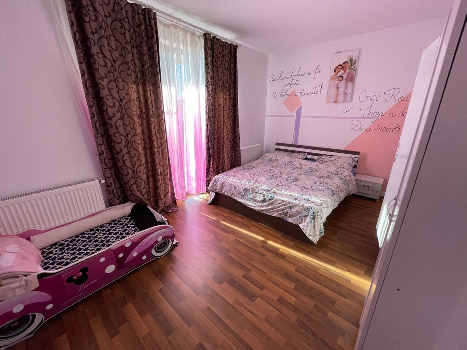 Închiriez casa 4 camere