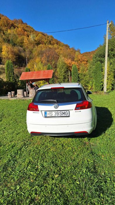 Vand Opel insignia  2012 .Motorizare 1,9  Diesel Euro 5