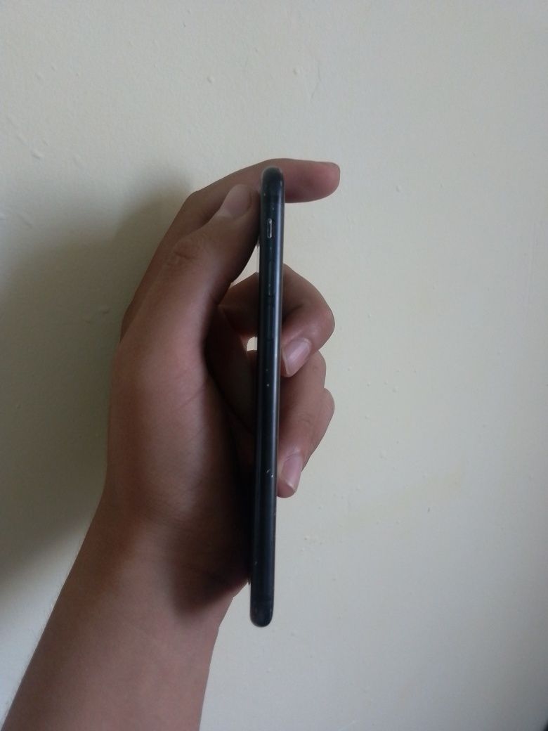 Black iphone 7 32 GB yaxshi xolatda sotiladi Айфон  7 32 Гб срочно Про