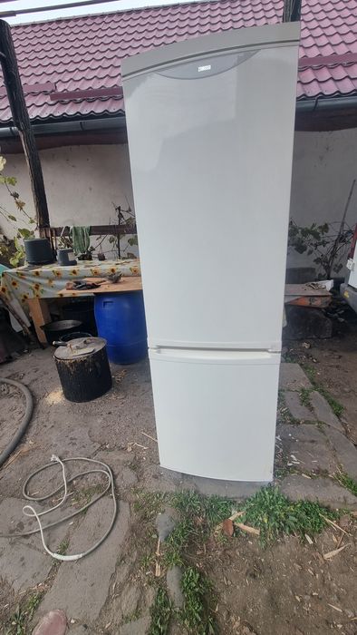 Frigider cu lada frigorifica  incorporata