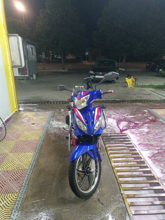 Bikeland avangard moped sotiladi , 110cc holati ideal 20000 probeg