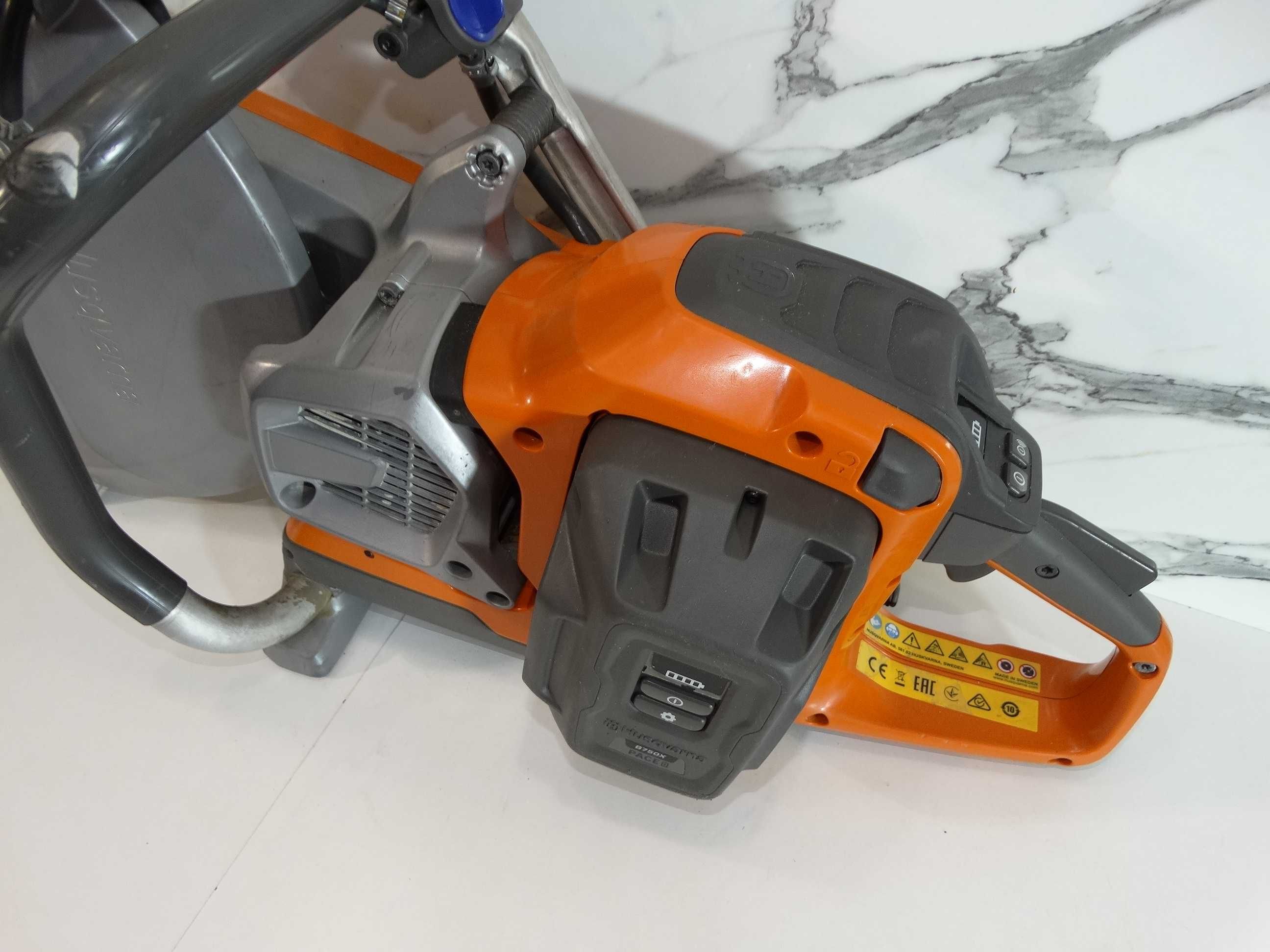 Husqvarna K1 PACE + 8.0 Ah - Дискова резачка / фугорез