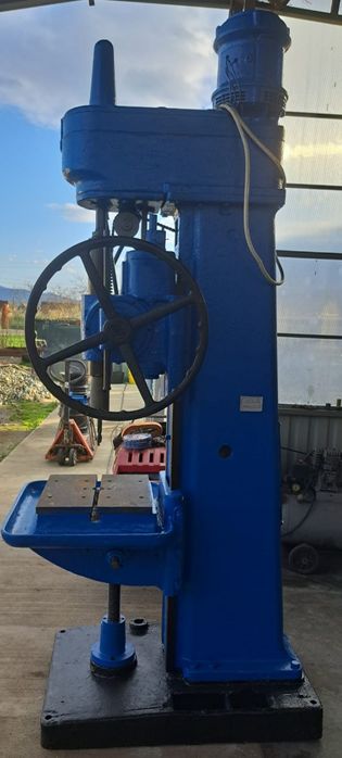 Vând mașină de gaurit industriala